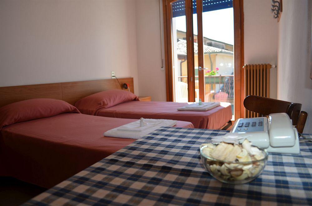Hotel Luisa Brenzone sul Garda Exterior photo
